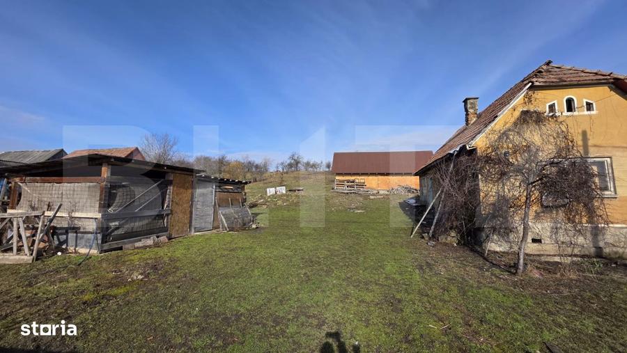 Casa cu teren 3.800 mp, cu 35 m front stradal, la 10 km de Bistrita, M - 5