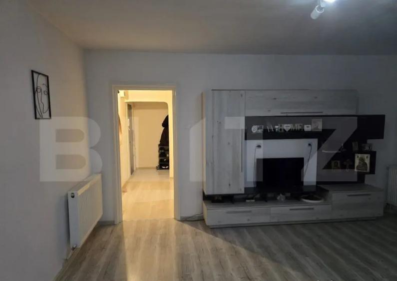 Apartament de vanzare cu 2 camere, 57 mp, zona Micro 16 - 8