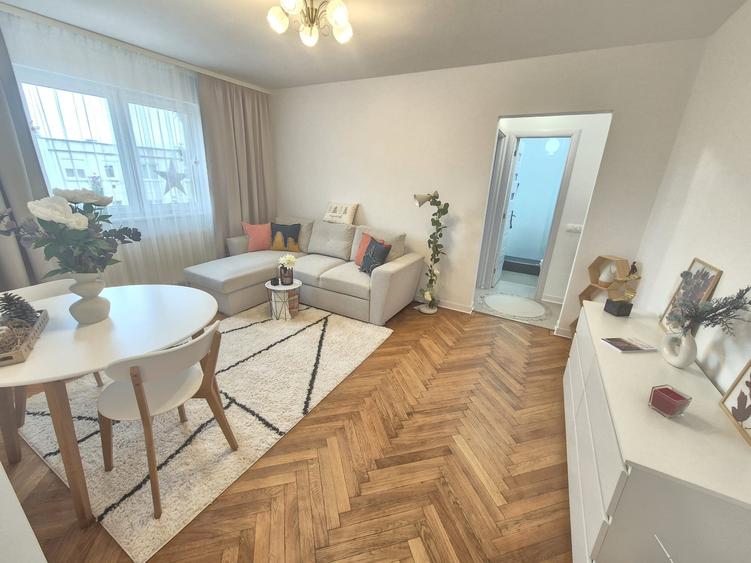 Vanzare Apartament 2 camere cochet mobilat si utilat complet de lux - 5