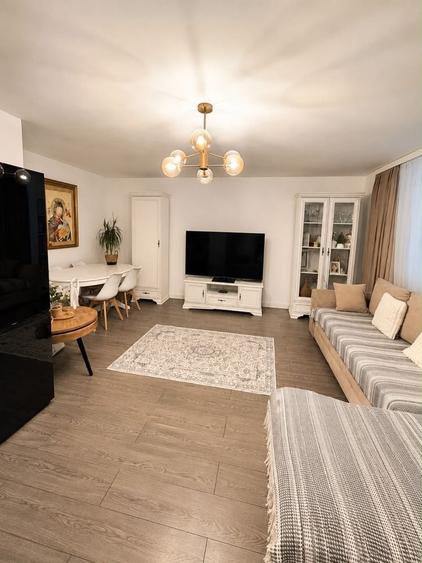 Apartament cu 2 camere decomandat în Central