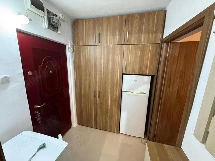 Inchiriez ap.decomandat cu o camera in Zona Calea Circumvalatiunii, et.4, suprafata utila de 30 mp. - 1