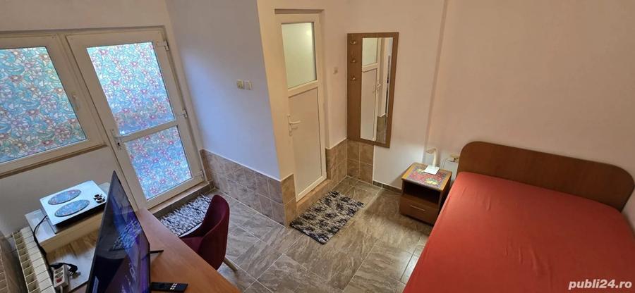 La 5 minute de sta?ia de metrou Eroii Revolutiei - 4