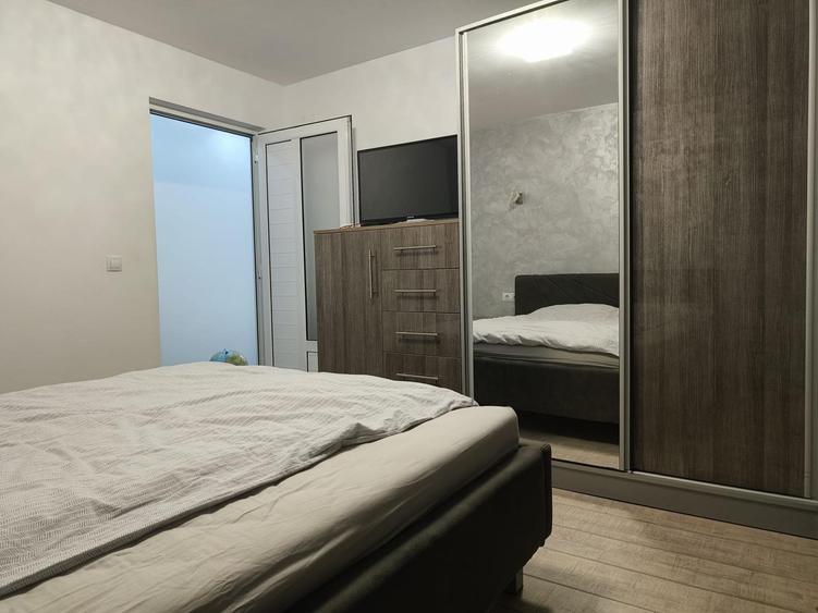 Ap. 2 cam,decomandat,et. 1/4,renovat modern,centrala proprie,an constr.1978. - 9