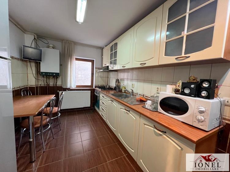 Apartament trei camere decomandat de vanzare in Aiud - 8
