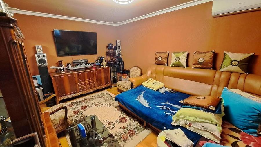 VAND Apartament 4 camere decomandate super amenajat Etaj 3 Oras Braila Vidin Tel - 10