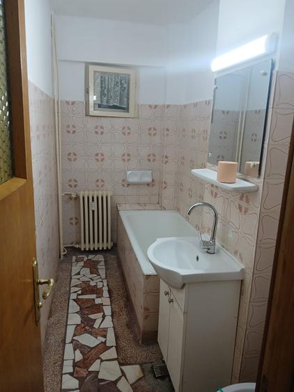 Oferim spre chirie apartament zona Spital - 13