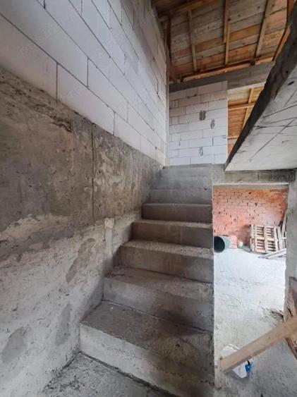 Vanzare Vila P + 1 la rosu, sup. teren 1700. mp., desch.20.ml, sup. constr. 200.mp. Com. Romanu - 6