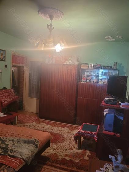 Proprietar vand apartament 2 camere zona . Girocului Judetean - 6