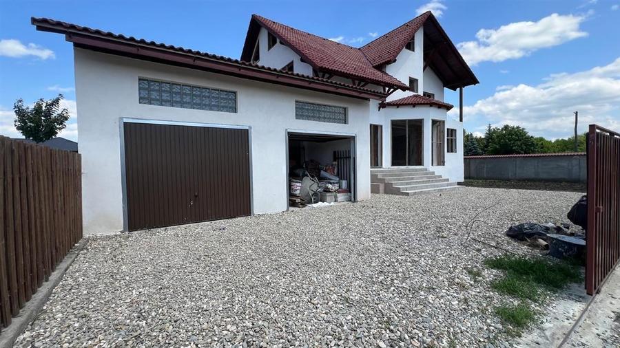 Vila la rosu intr o zona rezidentiala exclusivista Halchiu - 7