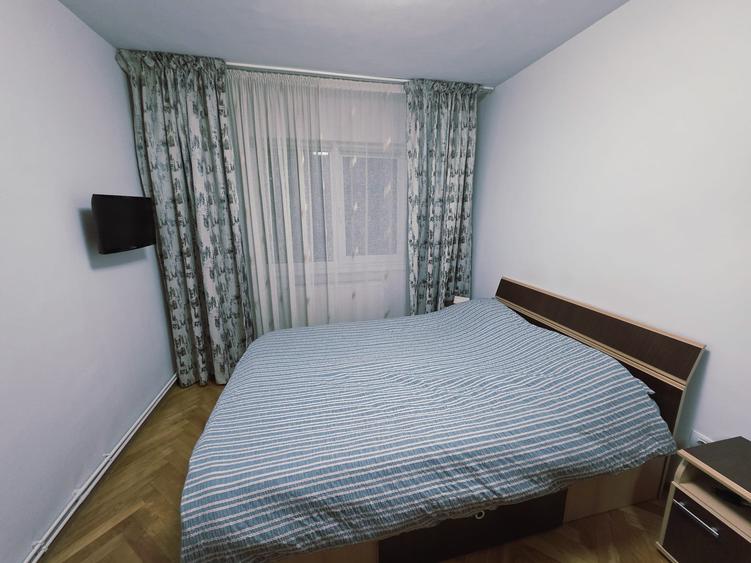 Vand apartament 3 camere decomandat Tractorul cu loc de parcare - 15