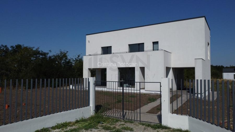 REV2003468 Vile individuale moderne 5 camere teren generos complex Saftica