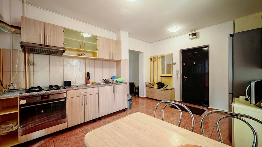 Parcul Tineretului | intrarea Lumea Copiilor | spatios | bl. anvelopat | parcare - 3