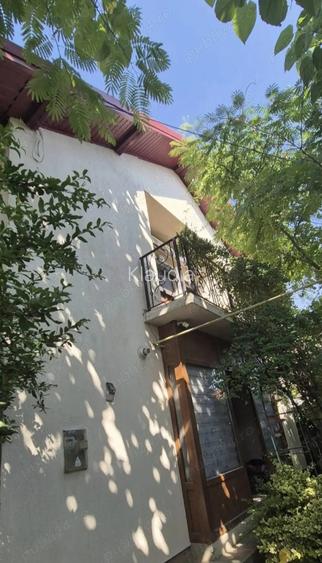 De vanzare, vila deosebita, in LAZU, 174 mp ?i 300mp teren