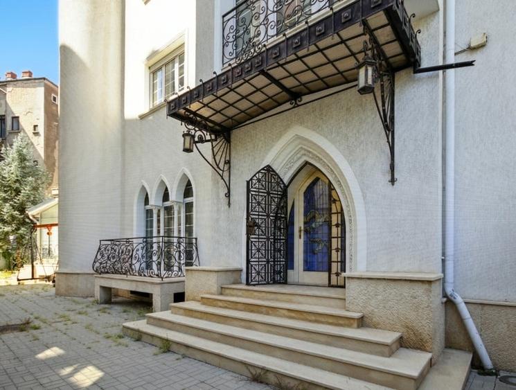Vila cu arhitectura deosebita, adiacent Bd-ului Lascar Catargiu, refacuta integr - 4