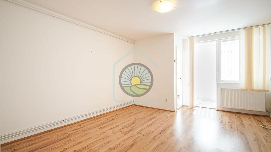 Garsonieră gata de mutat / închiriat – etaj 1, sud, centrală proprie - 1