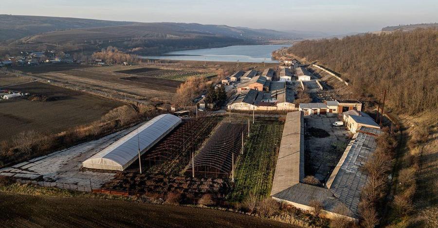 Fosta Ferma a Partidului de la Horgesti - de vanzare - 19