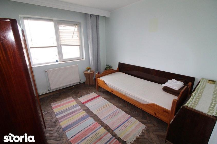 Vand apartament cu 3 camere in Calan, Central-Str.Traian, etaj 2... - 8