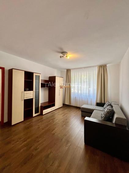 Apartament cu 2 camere semidecomandat, mobilat în Piața Unirii