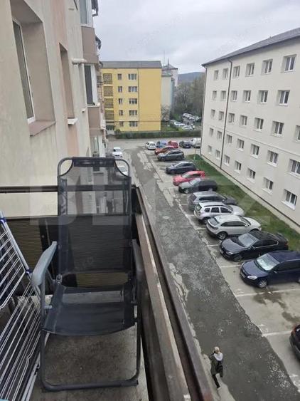 Apartament 3 Camere Decomandat | 68 mp Utili | Balcon pe Col? | Etaj 3/4 - 3