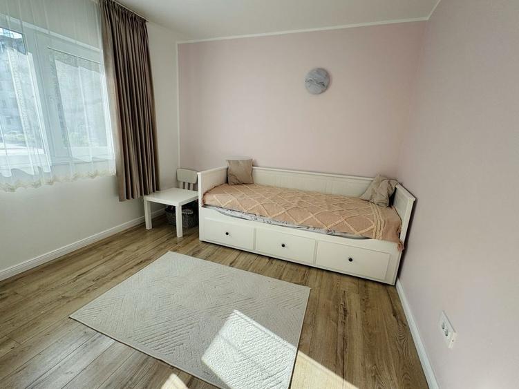 Apartament 4 camere decomandat renovat Nicolina - 2