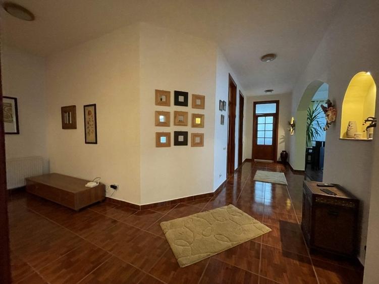 3 cam, 160mp,et.1,bloc privat, ultracentral - 2