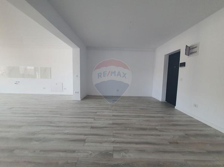 Apartament cu 2 camere de v&acirc;nzare &icirc;n bloc nou zona Mioritei - 15