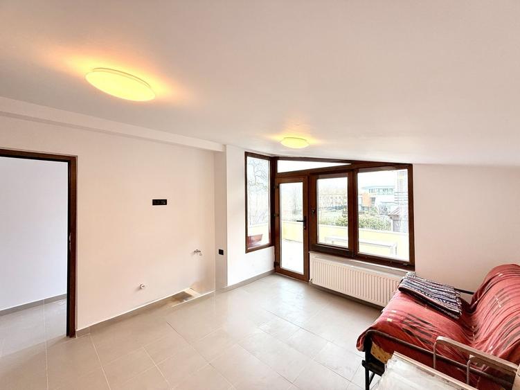 Doua etaje in vila pe malul lacului Grivita birouri rezidential - 14