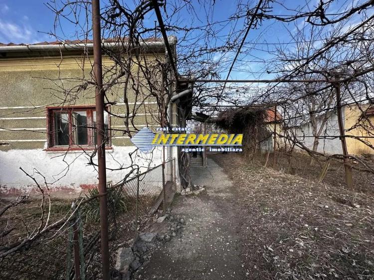 Casa Veche 1242 mp Teren Intravilan imprejmuita sfalt toate utilitatile bransate - 10