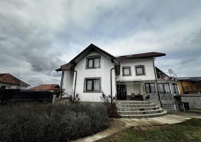 Casa P+E+M cu 4 camere, 250 mp si 3000 mp teren, zona Arcani - 2