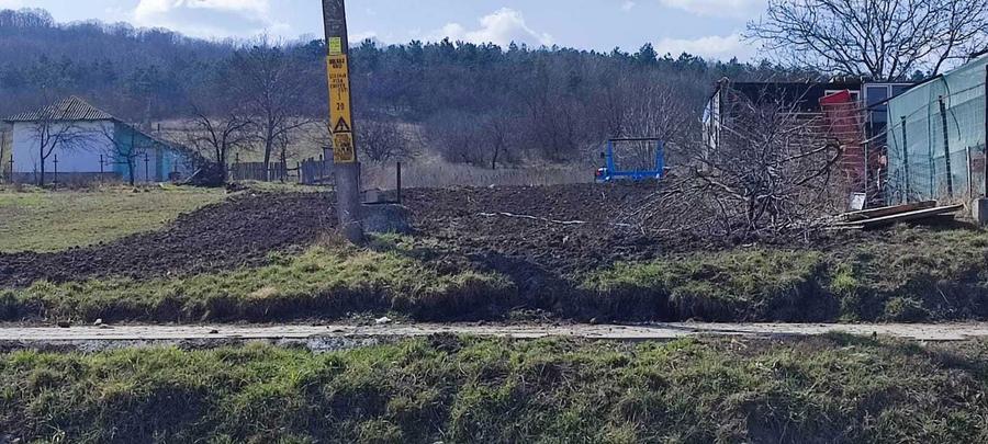 Teren ideal pentru construirea casei tale pozitie excelenta! - 1