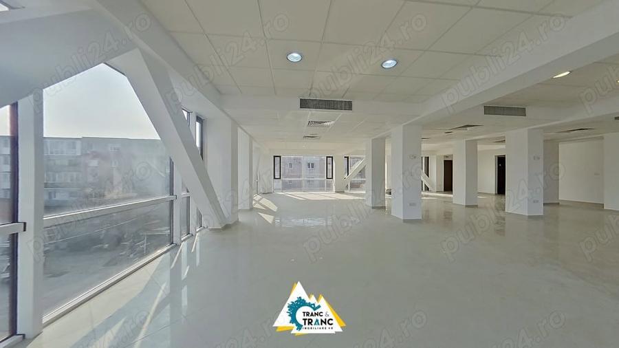 Spa?iu de birouri de 200 mp in cladire de sticla in Micalaca - 2