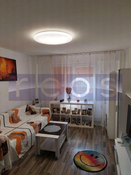 Apartament cu 2 camere semidecomandat, mobilat în Tei