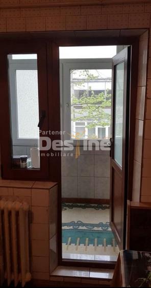 Apartament cu 3 camere decomandat, mobilat în Rahova