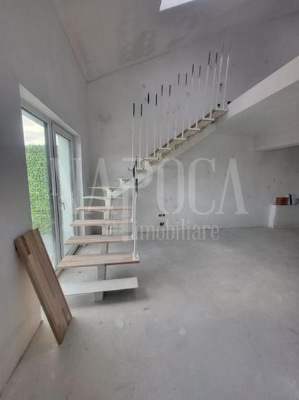 Penthouse cu 2 camere decomandat în Central