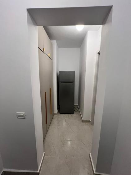 Garsonieră decomandată în Titan