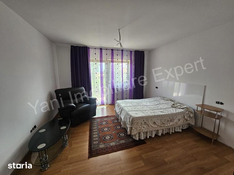 Casă cu 5 camere cu Teren 2351 Mp în Albești