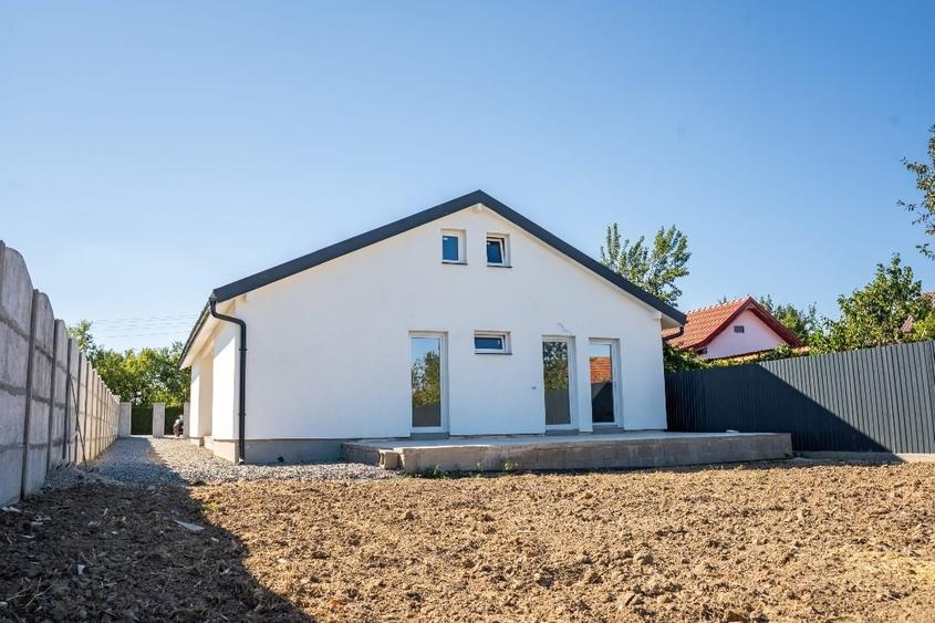 Casă individuală cu 3 camere cu Teren 676 Mp în Lazuri
