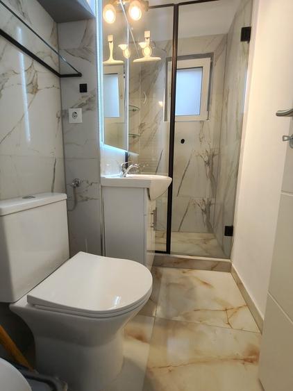 Inchiriez apartament 2:camere - 3