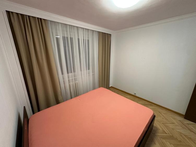 Apartament cu 3 camere decomandat, mobilat în Dristor