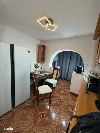 Apartament cu 3 camere decomandat în Steaua