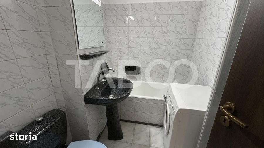 Apartament cu 4 camere decomandat în Ștrand