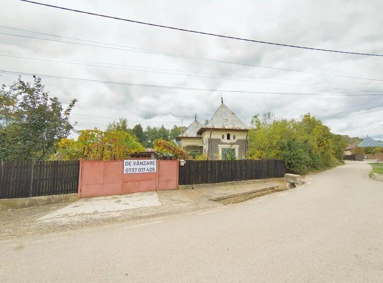 Casă cu 4 camere în Adânca