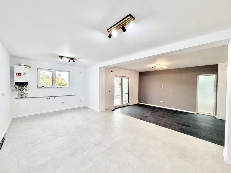 Duplex cu 4 camere cu Canalizare în Moșnița Nouă