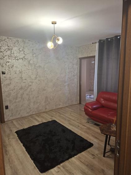 Apartament cu 3 camere semidecomandat în Popoveni