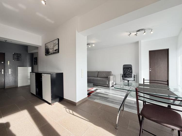 Apartament cu 2 camere semidecomandat, mobilat în Plopilor