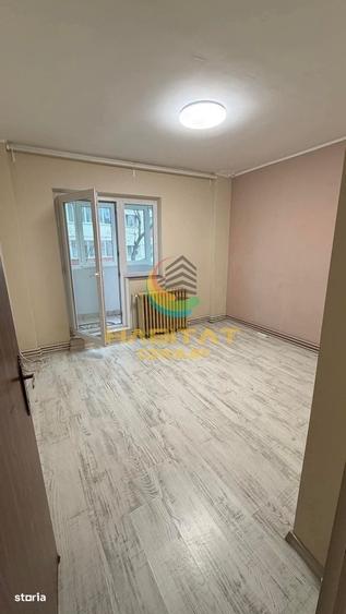 Apartament cu 4 camere decomandat în Apărătorii Patriei