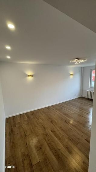 Apartament cu 3 camere decomandat în Ștefan cel Mare