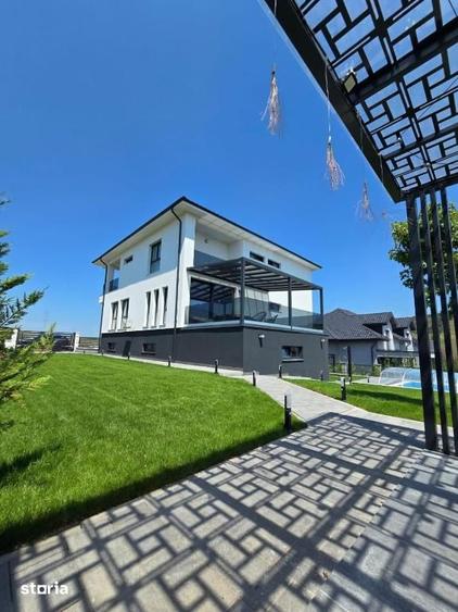 Casă cu 5 camere decomandat cu Piscina în Chinteni