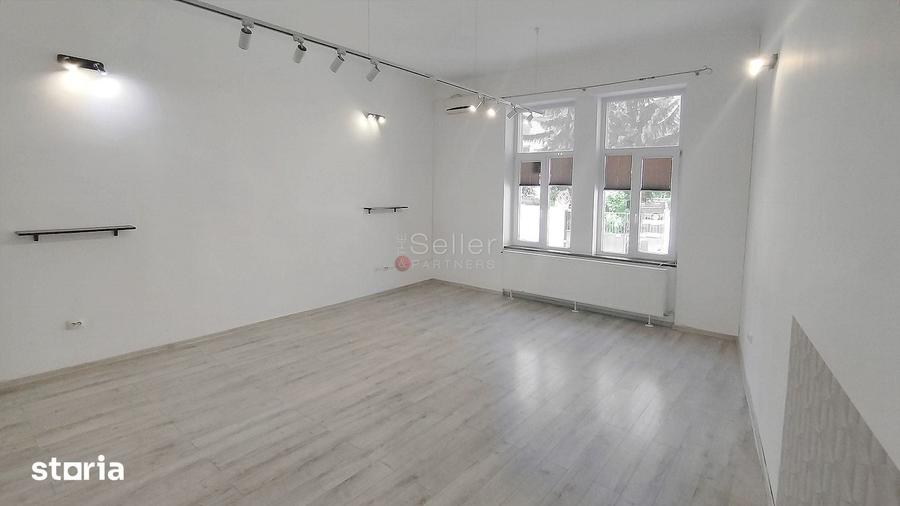 Apartament cu 5 camere decomandat în Centrul Istoric