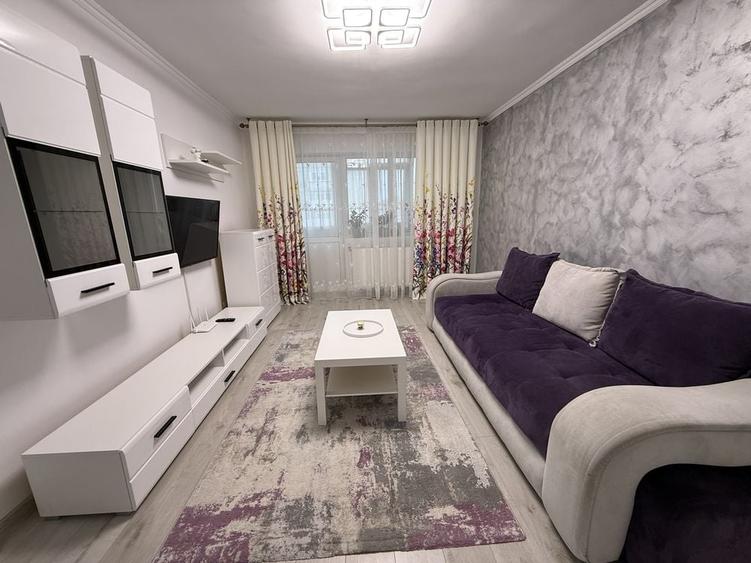 Apartament cu 2 camere decomandat în Micro 5